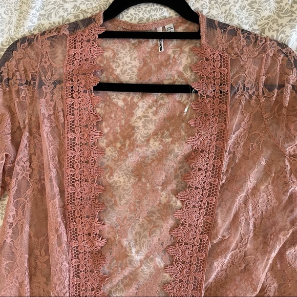 Lace robe - Picture 5 of 5